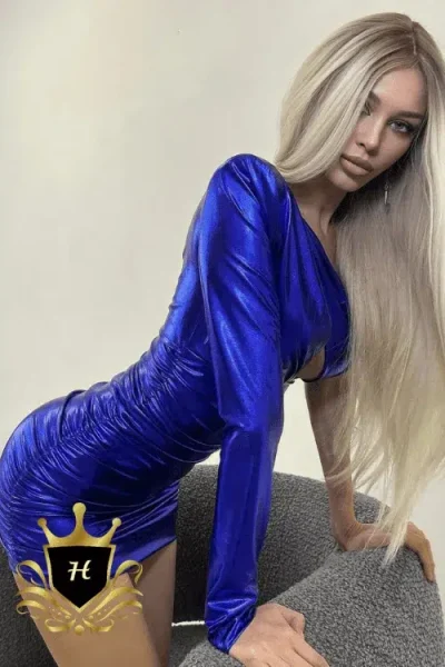 Sexy Blonde Escort in Hamburg